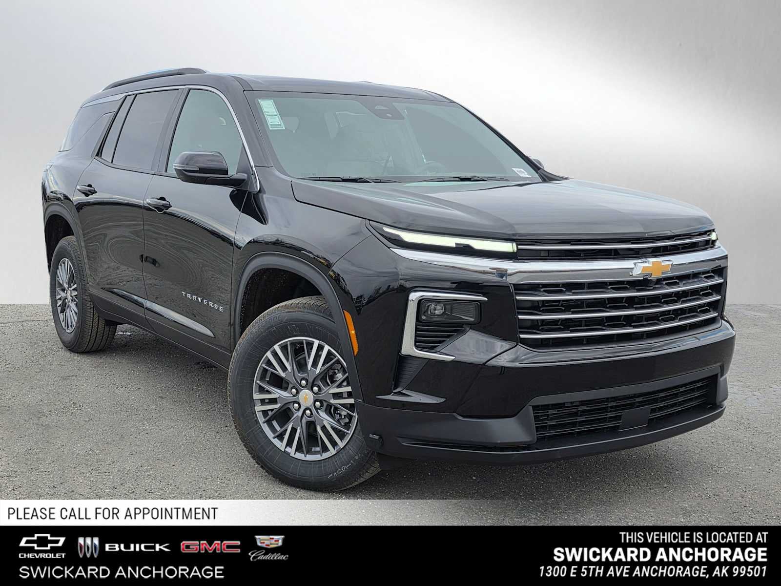 2026 Chevrolet Traverse LT in Mosaic Black Metallic — front three-quarter view